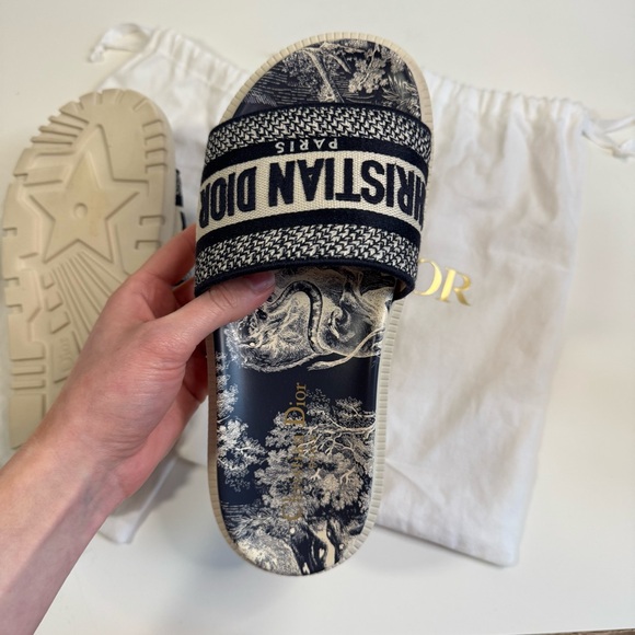 Christian Dior Dway Navy and Cream Slides Sandals - Picture 11 of 16